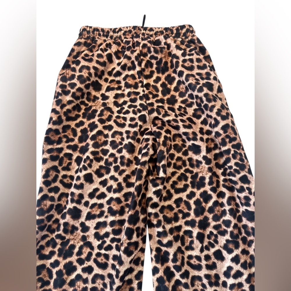 Missguided leopard print side stripe track pants - Picture 11 of 13